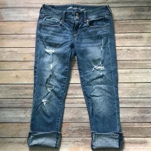 American Eagle Distressed Jean Capri